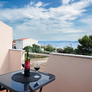 Natalija 4 Stars Apartman